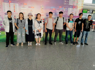 2018年公司員工機場合影